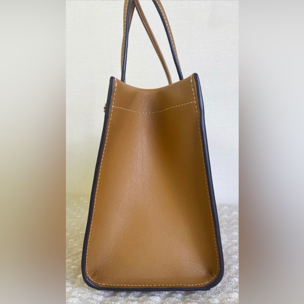 Coach Central Park Cashin Carry Tote 22 NWT w Dust Bag - Picture 4 of 9